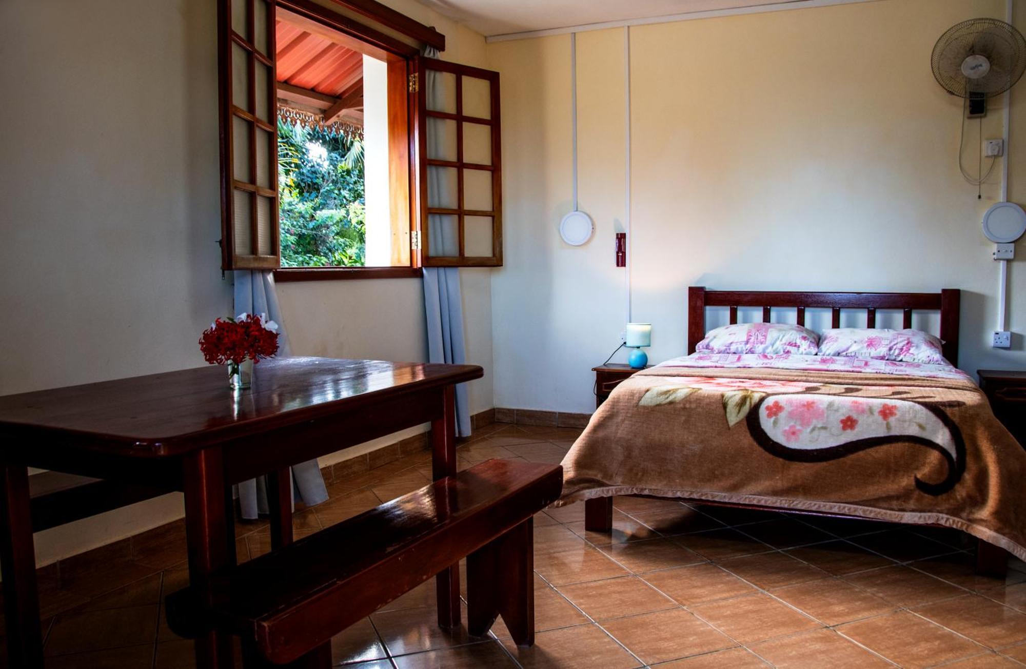 مبيت وإفطار Saint Gabriel Le Tropical Chez Jeannette الغرفة الصورة